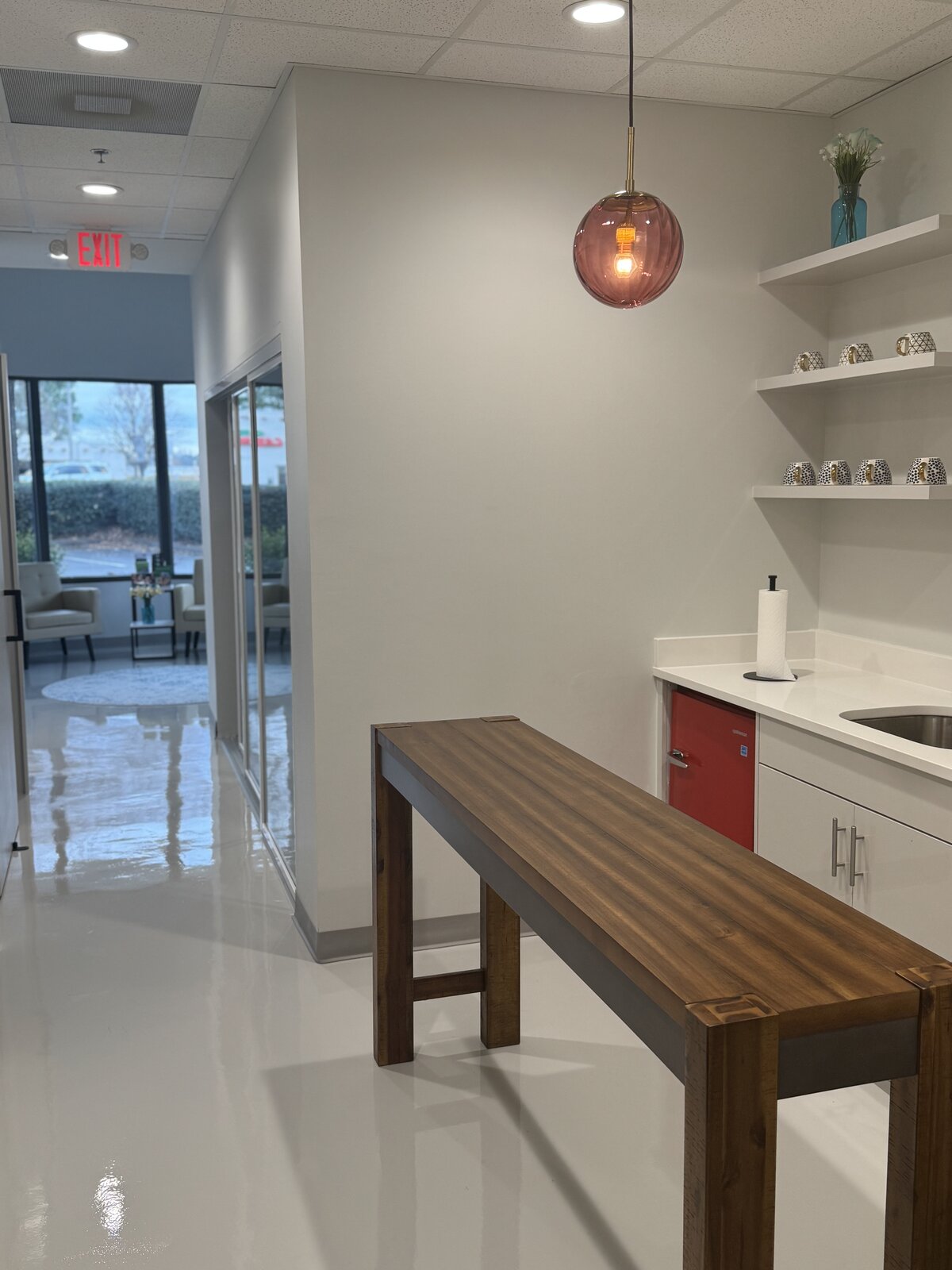 Majspa glow bar featuring medical-grade skincare products